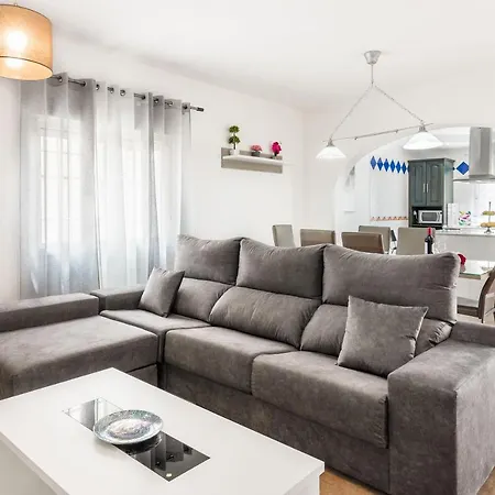 Holiday home Casa Familiar La Lobita 2 *
