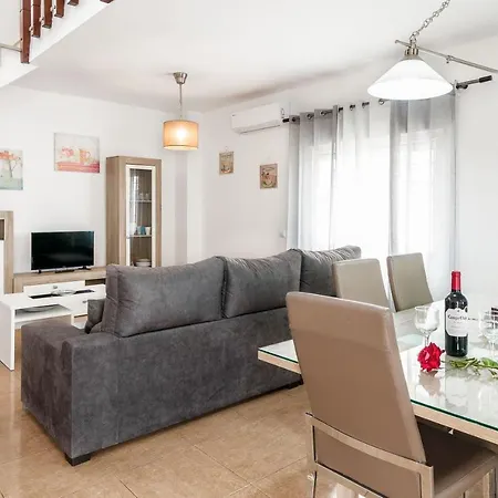 Casa Familiar La Lobita 2 Holiday home *